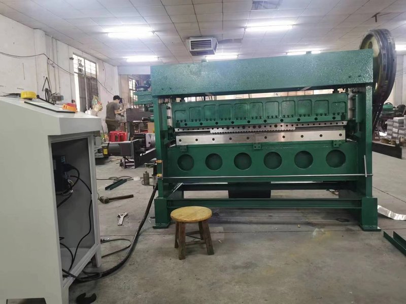 AX CW1250B Heavy Expanded Metal Mesh Machine image 6