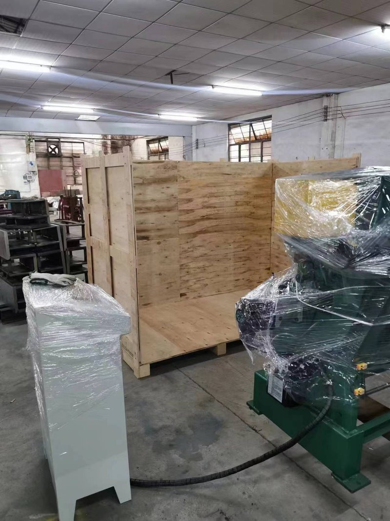 AX CW1250B Heavy Expanded Metal Mesh Machine image 7