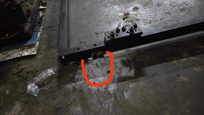 Die Cutting Machine with Robot Arm image 5
