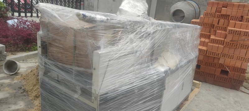 HBL-DC600 Automatic Multifunctional Nonwoven Bag Making Machine image 6