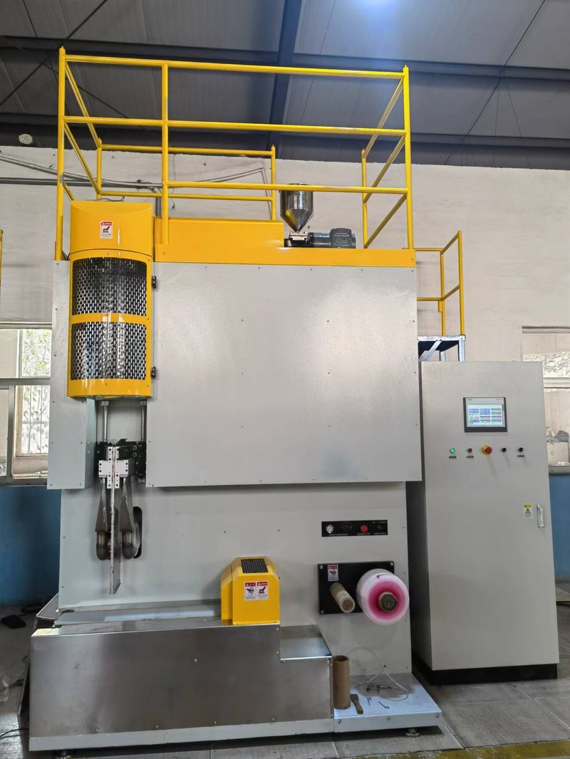 Mini Nonwoven Machine image 2
