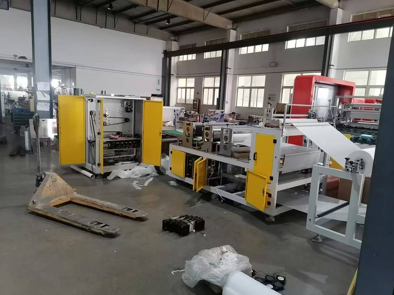 Nonwoven Undergarment Making Machine image 7