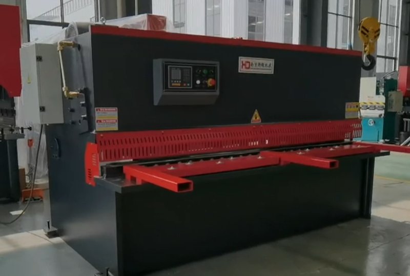 QC12Y 4X2500 Hydraulic Swing Beam Shearing Machine image 4