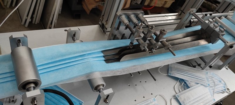Three Layers Flat Type Mask Making Machine image 6
