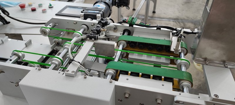 Three Layers Flat Type Mask Making Machine image 8