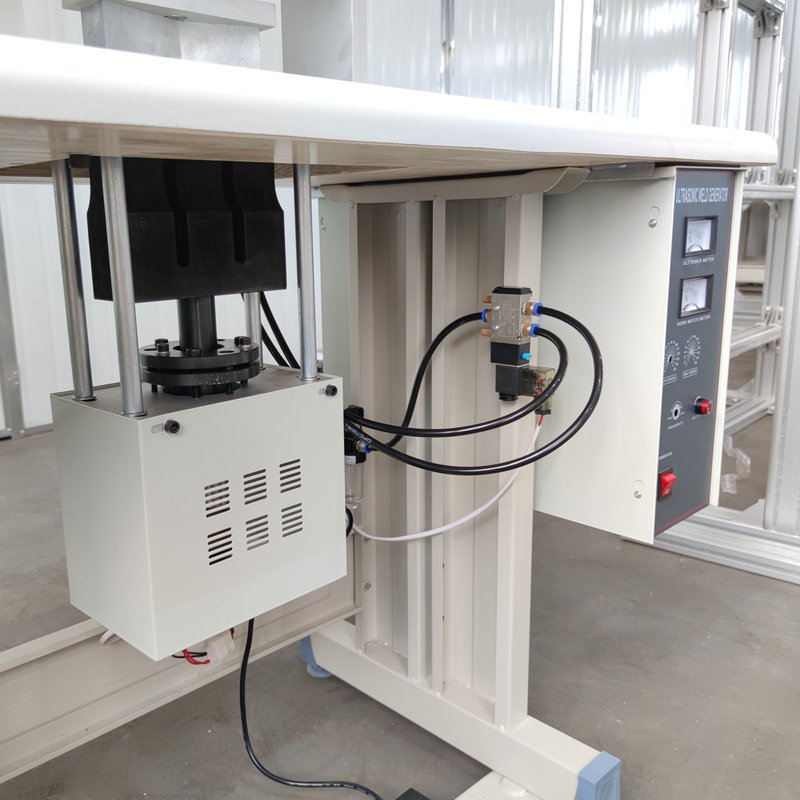 Ultrasonic KN95 Mask Edge Sealing Machine image 2