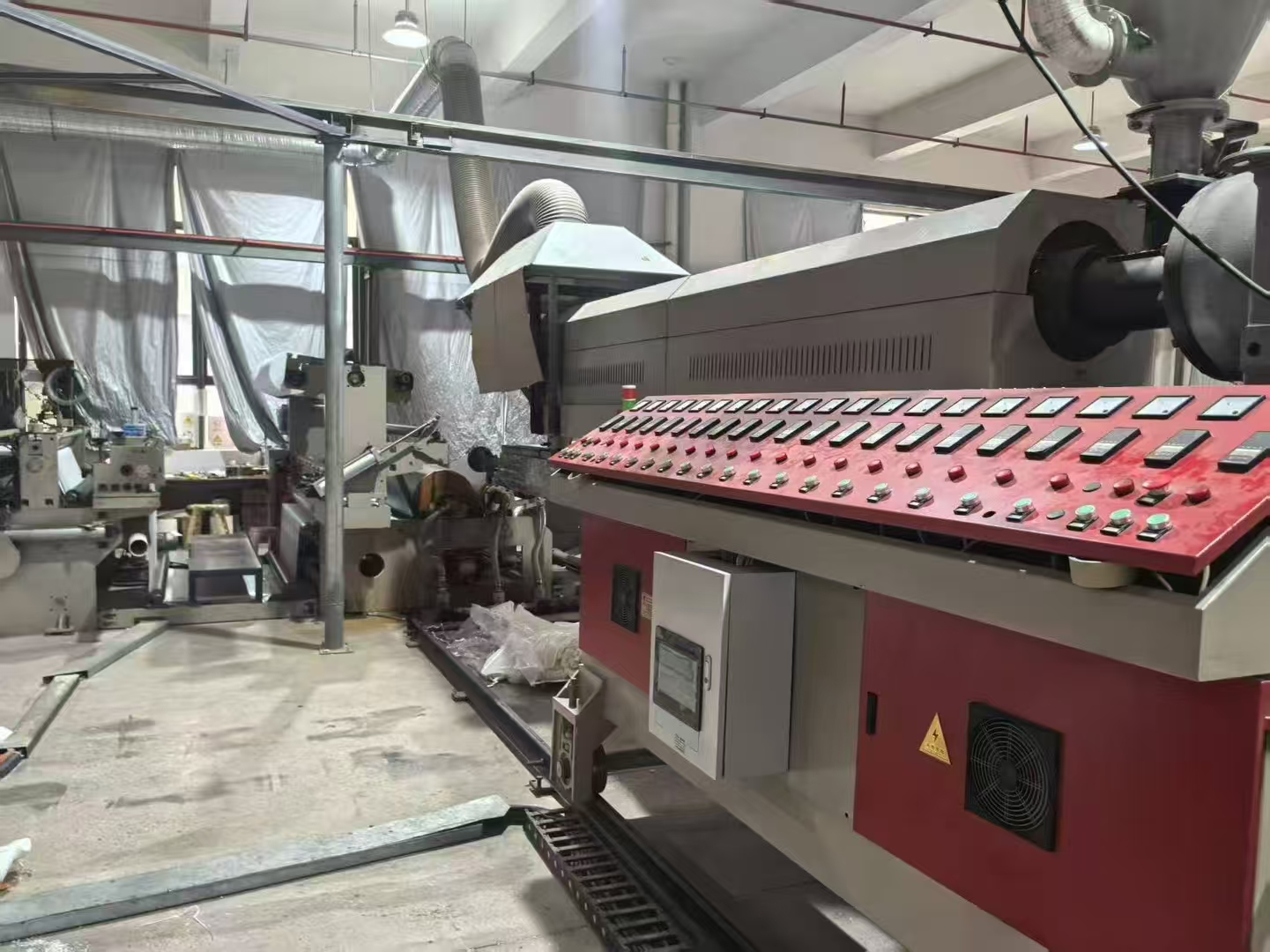 usd 1800mm width winrich brand T die lamination machine for nonwoven,paper
