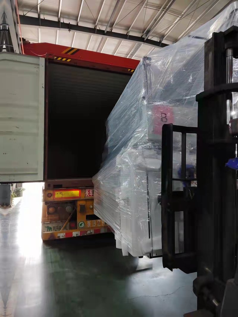 ZW-A8 High Speed Automatic Nonwoven Box Bag Making Machine image 6
