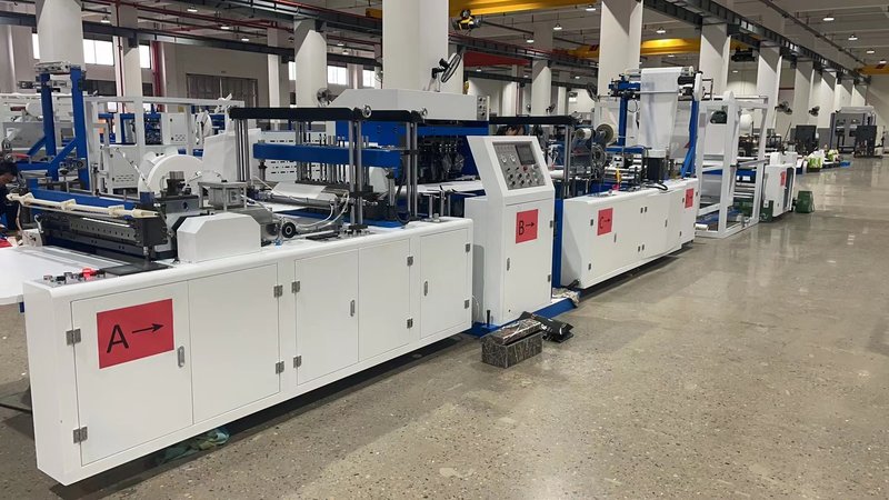 ZW-SC600 Nonwoven Side Gusset Handle Bag Making Machine image 3
